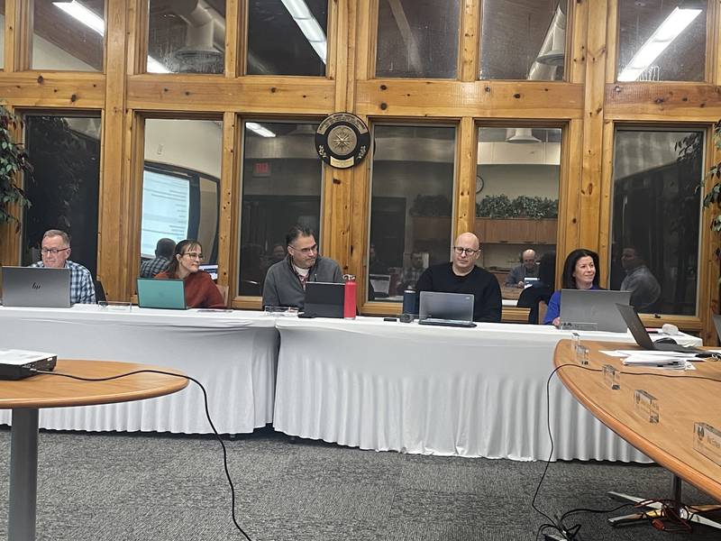 Members of the DeKalb Park Board give board reports at a Jan. 15, 2026, meeting of the DeKalb Park District Board of Commissioners.