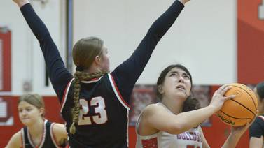 Audrey Arambula provides fourth-quarter spark, Streator outlasts Earlville at the Pops