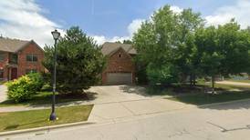 Sale closed in Addison: $910,000 for a single-family home