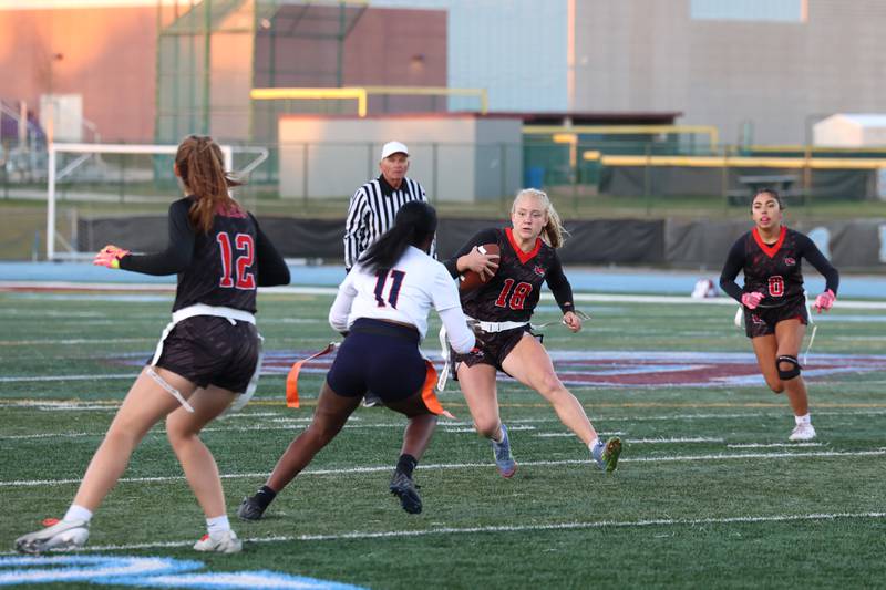 Yorkville's Brooke Ekwinski (18) changes direction shortly before leaving the game with an injury during the Foxes' 2-1 overtime victory over Oswego in the IHSA Kankakee Regional championship game on Thursday, Oct. 9, 2025.