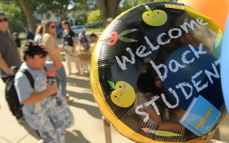 Students arrive at Davis Elementary in St. Charles for the start the 2025-2026 school year on Wednesday, Aug 13, 2025.