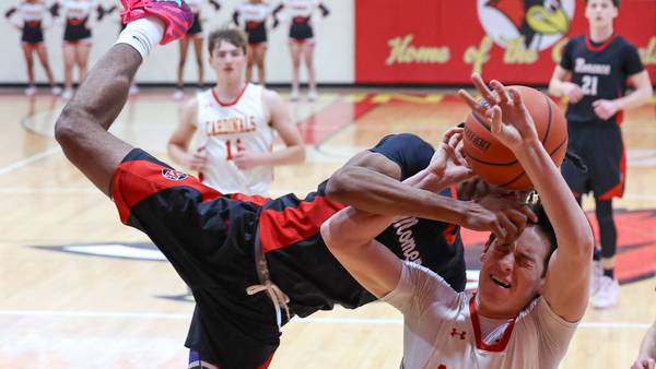 Photos: St. Anne topples Momence in RVC boys basketball