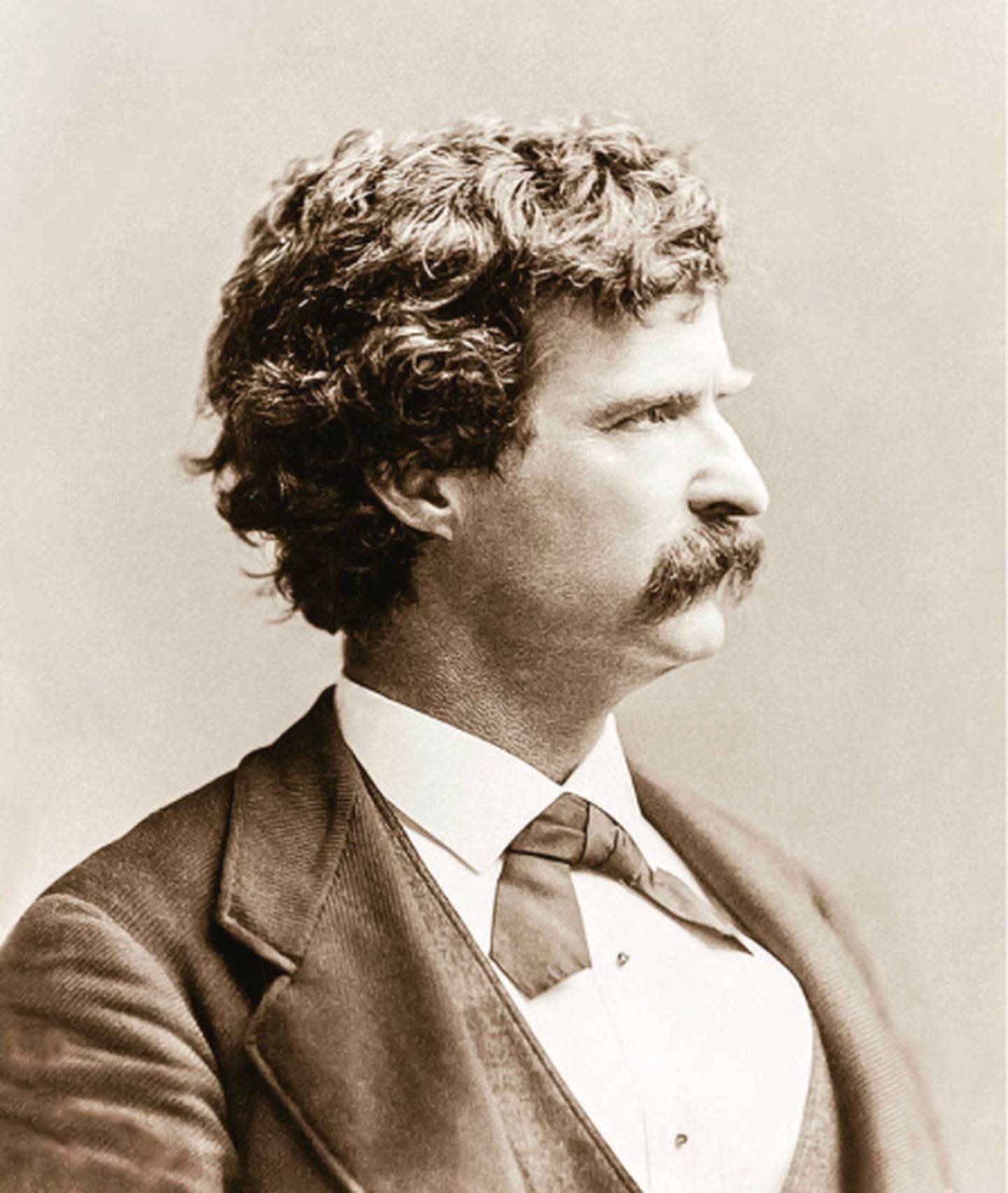 A photo of Mark Twain taken around the time of the lecture.