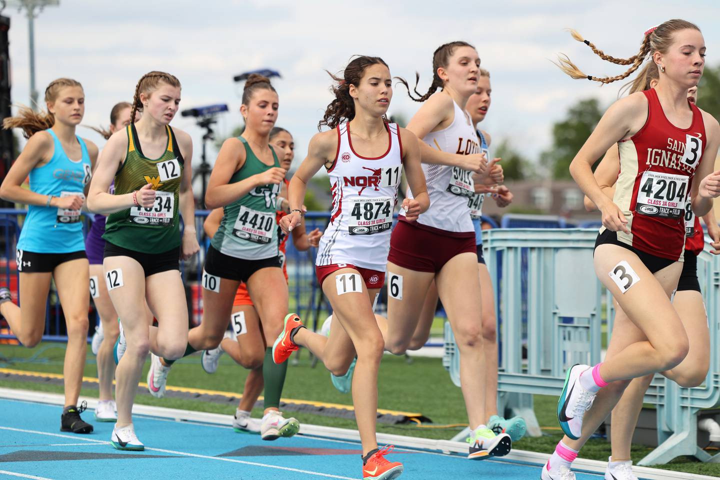 Plainfield North’s Marlie Czarniewski competes in the 1600 m run during the IHSA Class 3A Girls Track & Field State Finals on Saturday, May 24, 2025.