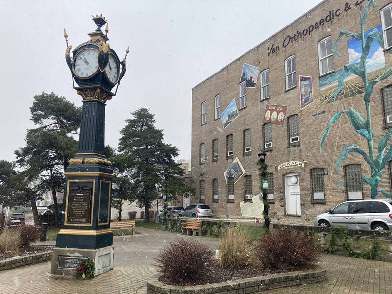 A light snow falls in downtown DeKalb on Thursday, Dec. 28, 2023.