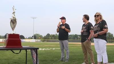 Photos: Illinois Valley Pistol Shrimp celebrate 2024 Championship with trophy/banner
