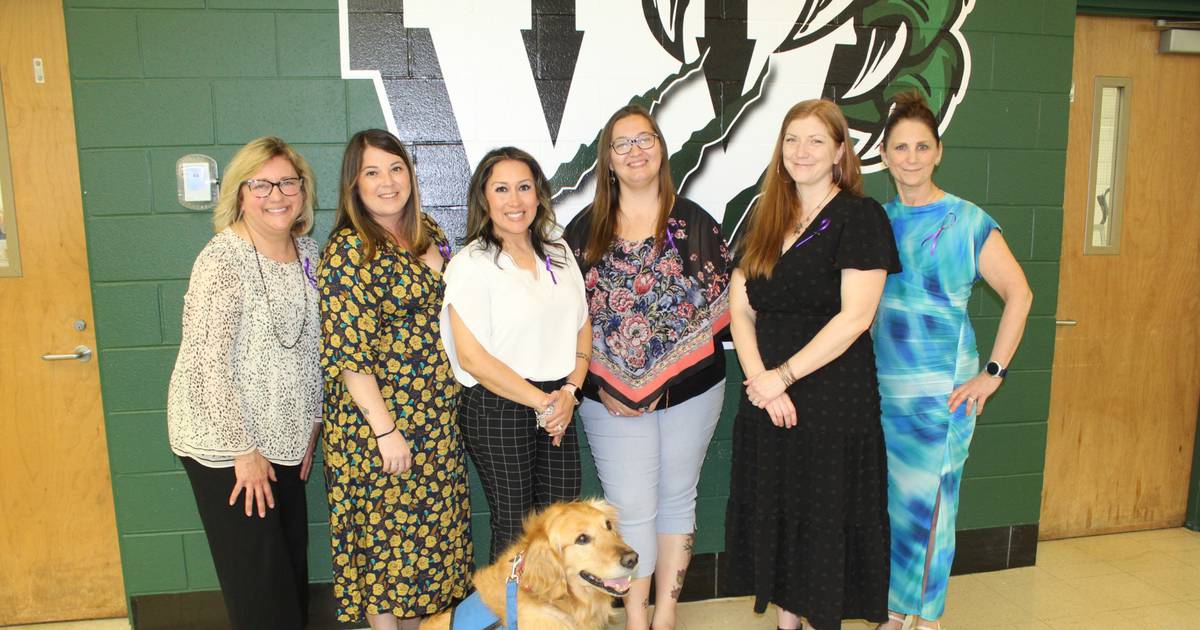 Plainfield District 202 parent group holds annual awards night Shaw Local
