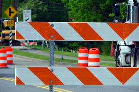Lanes closed on Essington Road in Joliet for fiberoptic installation