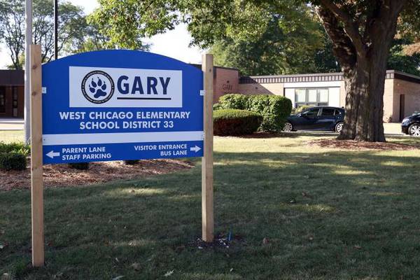 West Chicago teacher who posted pro-ICE comment resigns 