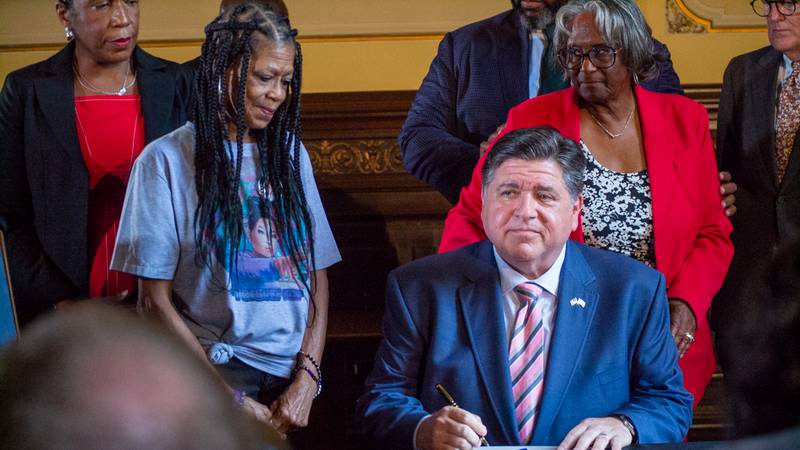 Pritzker signs police background check expansion in Sonya Massey’s honor