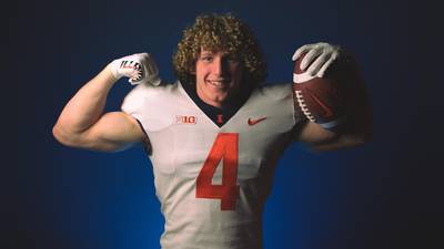 Hall’s Mac Resetich gets his pitch to play football for the Fighting Illini