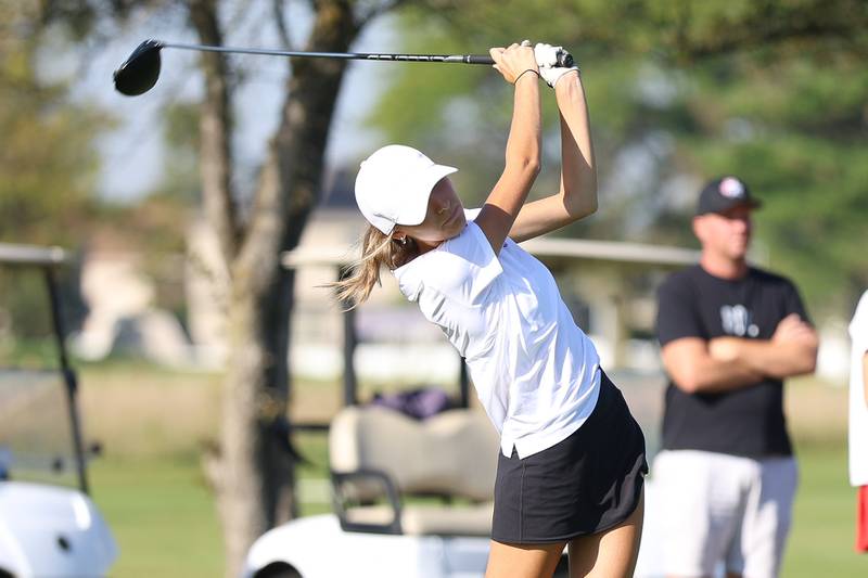 Lincoln-Way East's Sophia Klapper drives off No. 1 in the 2A Rich Township Regional girls golf tournament on Tuesday, Sept. 30, 2025, in University Park.