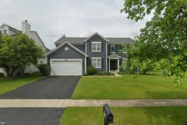 Single-family home in Oswego sells for $540,000