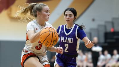 Lily Kozenko hits fourth-quarter dagger as Plano holds off Sandwich 50-41