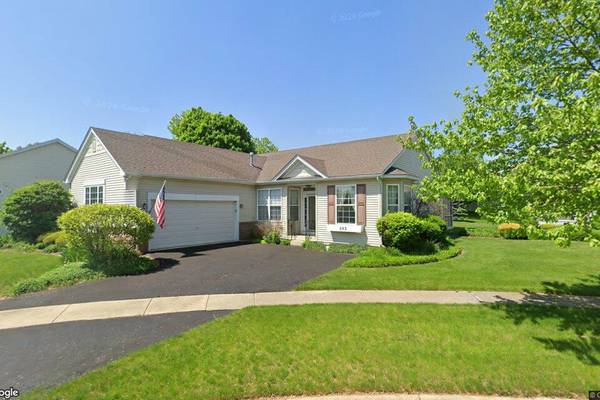Single-family home in Oswego sells for $320,000