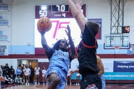 Cedric Terrell’s late go-ahead 3-pointer helps Kankakee top Lincoln-Way Central for KHT maroon title