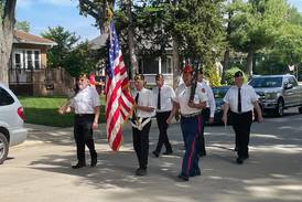 Illinois Valley communities gather to ‘pay honor to those who gave their all’