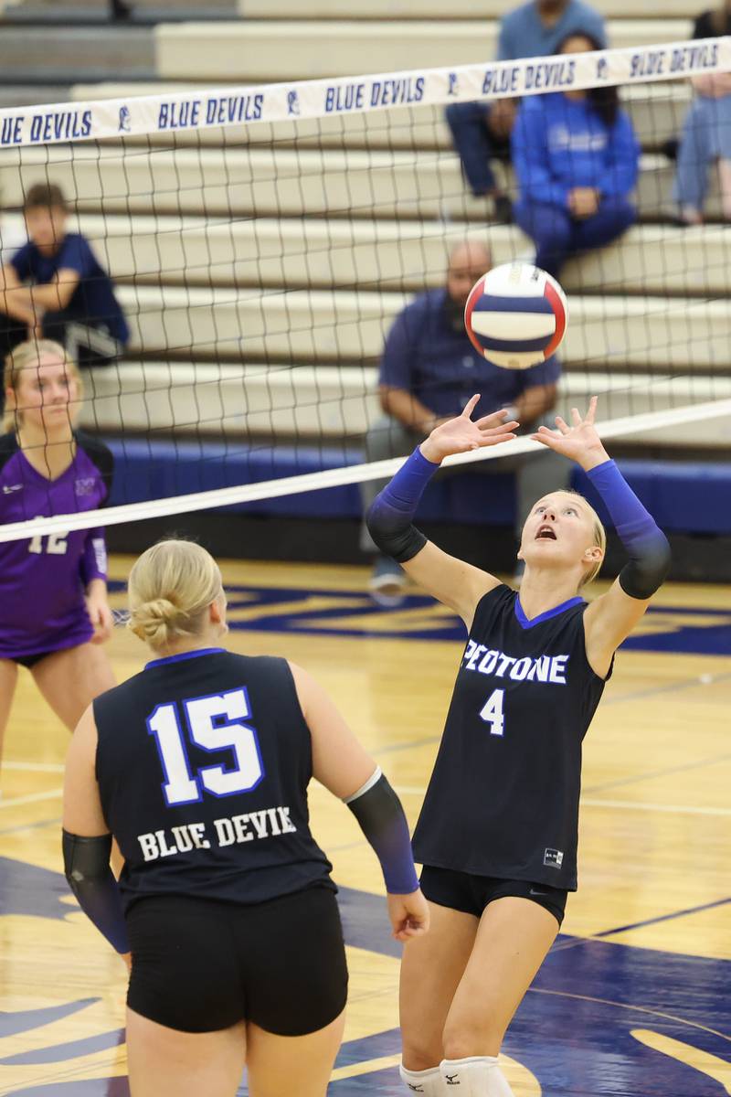 Peotone's Allie Werner sets up the ball during the Blue Devils' loss in three sets, 19-25, 25-19, 25-21, to Manteno on Tuesday, Sept. 23, 2025.