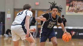 DePaul commit Mason Lockett goes for 24, but New Trier overwhelms Oswego East at When Sides Collide Shootout