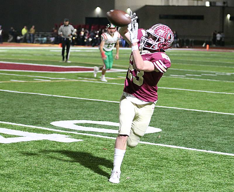 Morris's A.J. Zweeres (23) catches a wide-open pass against L-P during the Class 5A round one football game on Friday, Oct. 28, 2022 in Morris.