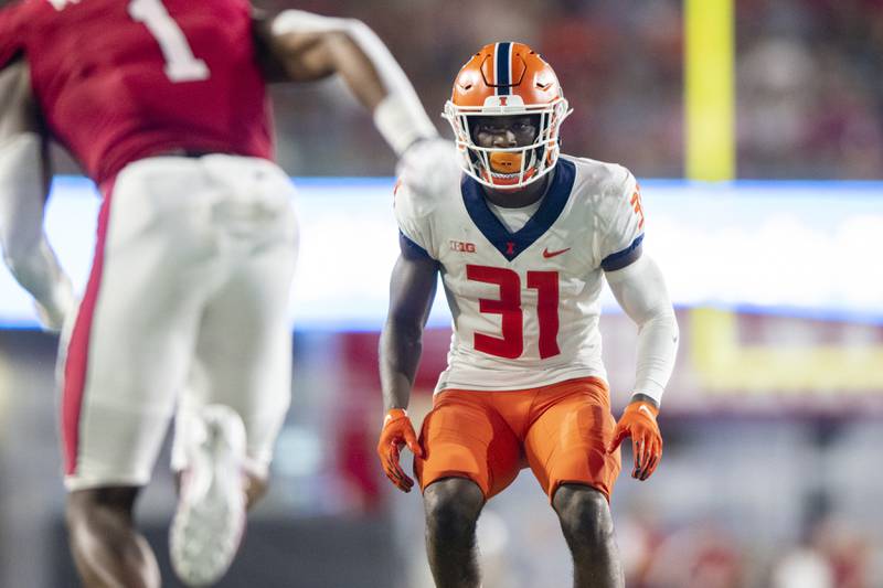 Illinois defensive back Devon Witherspoon faces Indiana during the 2022 season in West Bloomington, Ind.