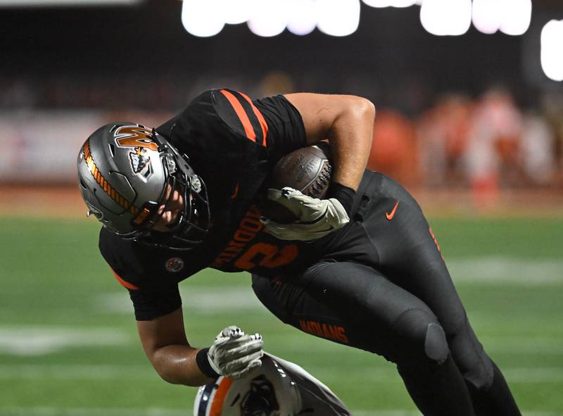 Minooka's Jackson Miranda (87) in action during the conference game against Oswego on Friday, OCT. 10, 2025, at Minooka.