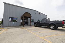Bear down, Sauk Valley: New Chicago Bears fan club launches at Sterling’s X-Golf 