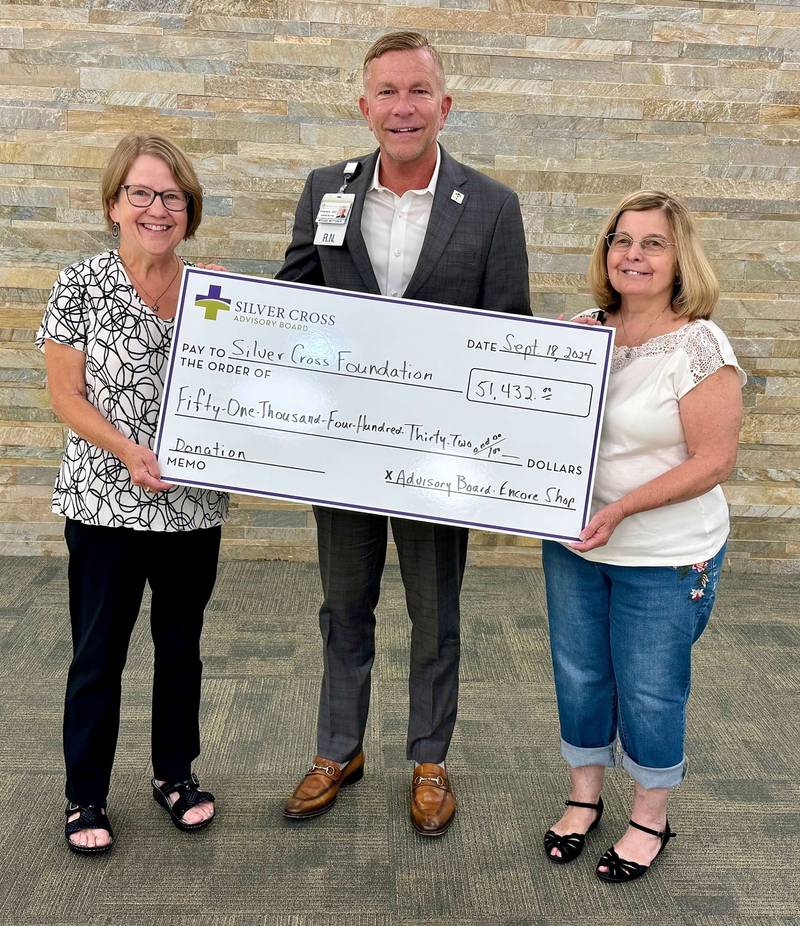 Silver Cross Hospital - Silver Cross Advisory Board Turns Encore Shop Sales into Much-Needed Equipment