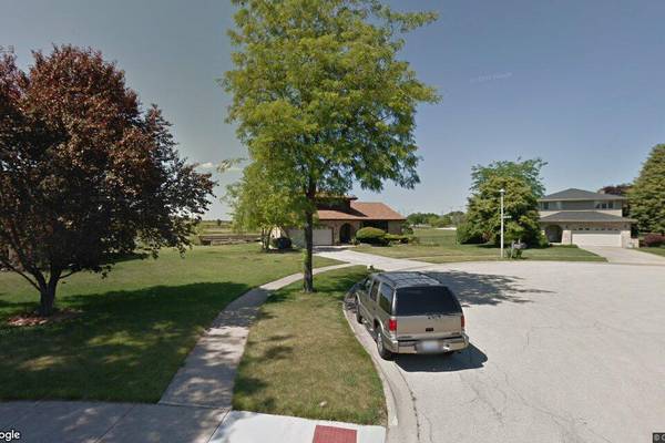 Homer Glen: Single-family home sells for $430,000