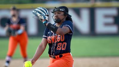 Jaelynn Anthony’s near no-hitter sends Oswego past Marist back to IHSA state tournament