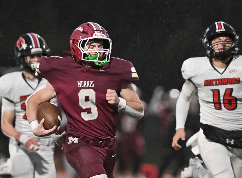 Morris Caeden Curran (9) breaks loose for a big gain during the class 4A second round playoff game against Metamora on Saturday, NOV. 08, 2025, at Morris.