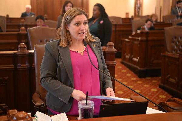 State Sen. Ventura accepting applications for Page for a Day program 