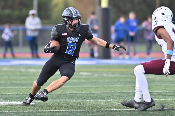 Lincoln-Way East fires on all cylinders in blowout win over Kankakee