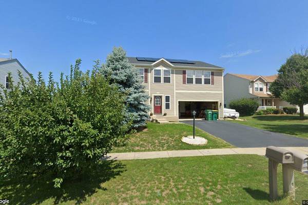 Sale closed in Kirkland: $325,000 for a single-family home
