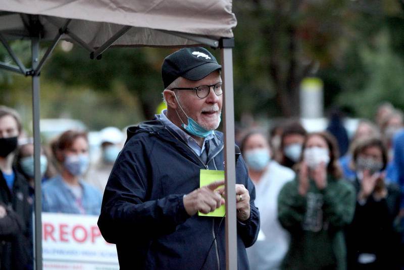 Paul Vallas, former Chicago Public Schools CEO, speaks during a rally Sept. 28, 2020, urging Glenbard School District 87 officials to reinstate in-person learning.