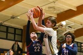Despite loss Monday, Delaney Wood, Brielle Molloy have Hiawatha ahead of last year’s win total