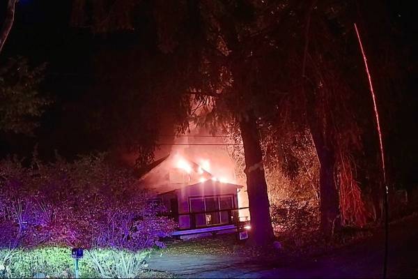 Fire leaves 2 apartments uninhabitable in Algonquin