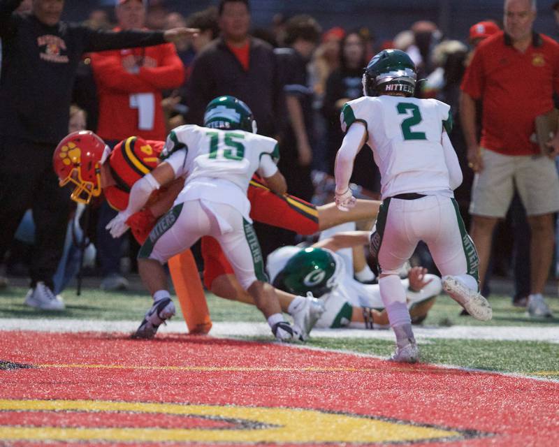 Batavia's Brett Berggen scores a touchdown against Glenbard West on Friday, Aug.29,2025 in Batavia.