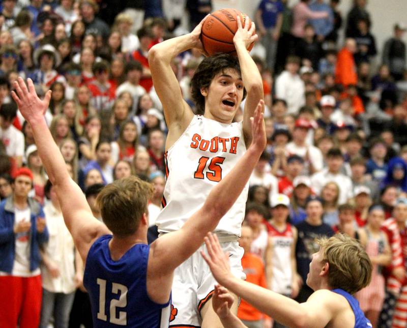 Wheaton Warrenville South’s Nick Brooks shoots the ball during a game against Geneva in Wheaton on Friday, Jan. 27, 2023.