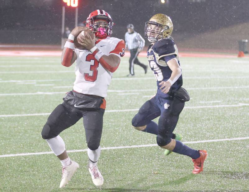 Amboy/LaMoille/Ohio's Cody Winn, makes a catch over Polo's Mercer Mumford, during the 8-man I8FA championship game on Friday, Nov. 21, 2025 at April Zorn Memorial Stadium in Monmouth.
