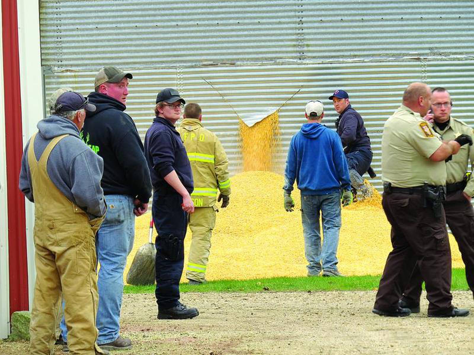 Farmer dies in grain bin entrapment Shaw Local