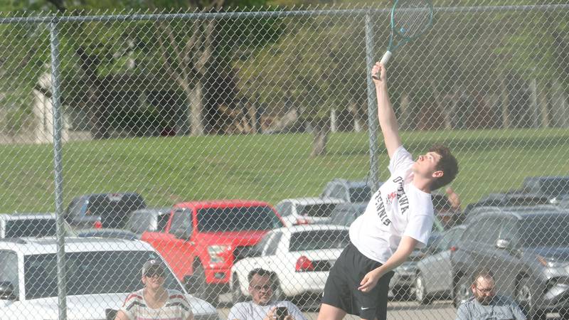 Ottawa slips past La Salle-Peru 3-2 on the courts