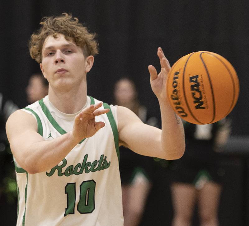 Rock Falls’ Kuitim Heald makes a pass against Princeton Saturday, Jan. 4, 2025, at the Rock Falls Shootout.