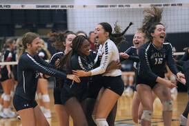 Girls Volleyball: Cailyn Smiley, Oswego East use stunning rally to beat Plainfield North, set program win record