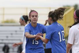 Lincoln-Way East using mix of veterans and youth in quest for another state tournament appearance