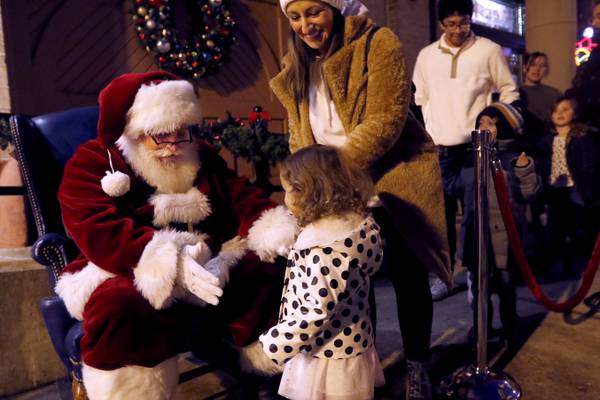 Santa shortage in northern Illinois comes as more step away from profession over health, security concerns 