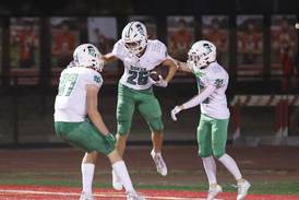 York’s Henry Duda scores 3 TDs, goes over 300 total yards in win against Hinsdale Central