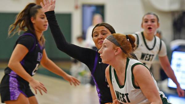 Sophia Evans provides two-way spark off the bench in Glenbard West’s win over Downers Grove North