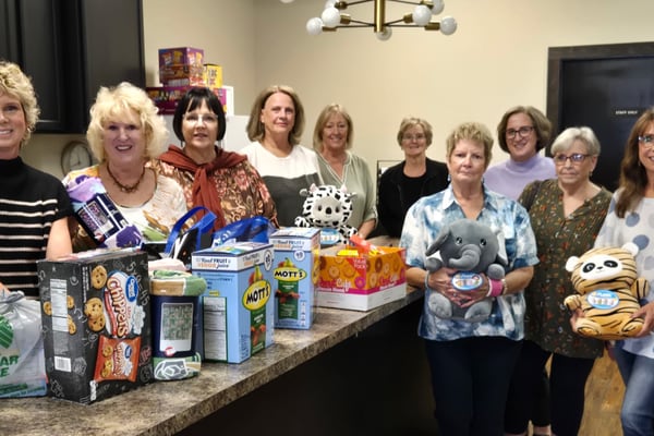 Tau Pi Chapter of Beta Sigma Phi donates to the April House Children’s Advocacy Center