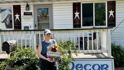 Decor & More: Rock Falls crafter turns passion into home-based business